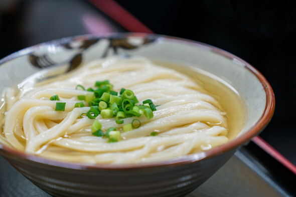 【うどん】丸亀製麺とはなまるうどん、どこで差が付いたのか　振り向けば「資さん」も……三つ巴の乱戦に？